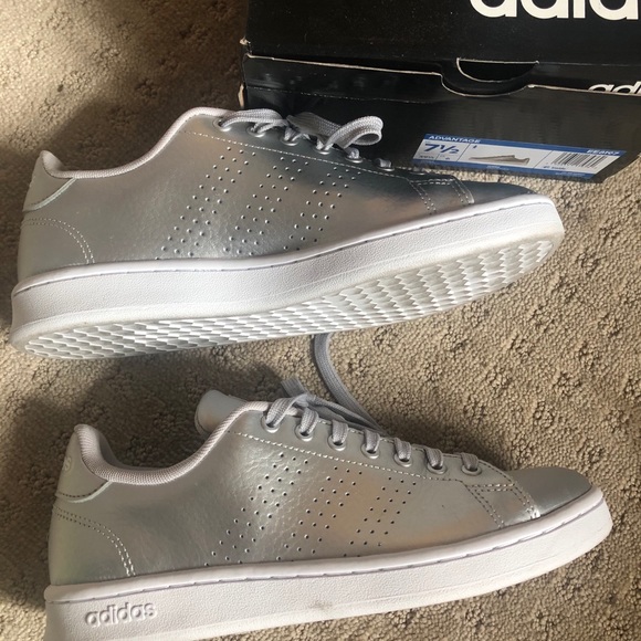 Adidas silver sneakers with box 7.5 - Picture 3 of 6